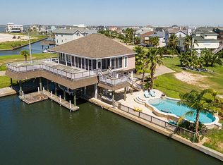 314 Westerly Dr, Tiki Island, TX 77554