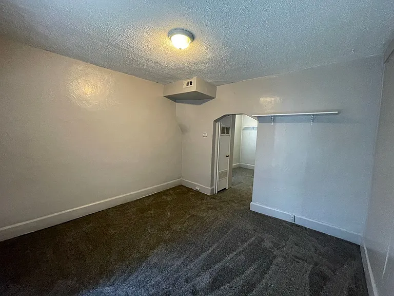 520 N Dexter St — Photo 3
