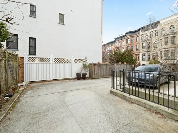 119 Prospect Park West image 7 of 8