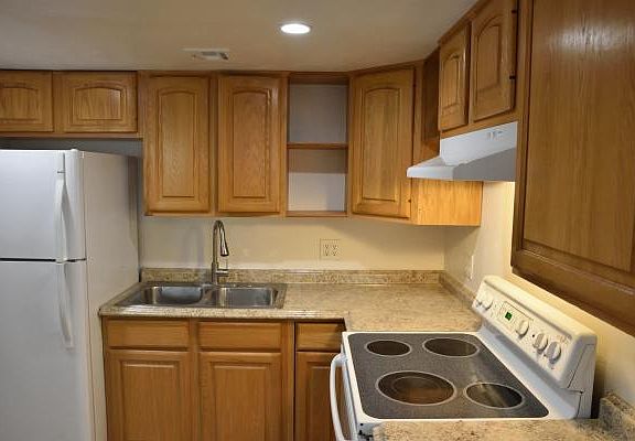 5th image of 1514 W Palmer Dr