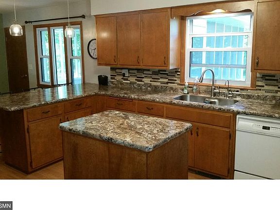 4th image of 103 Lindstrom Ave E