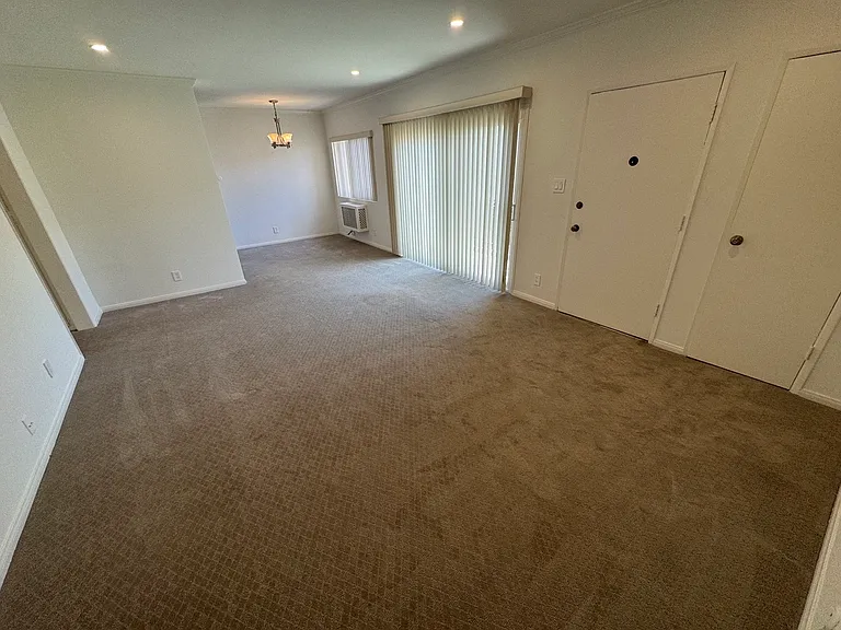 1231 S Bedford St #4 — Photo 1