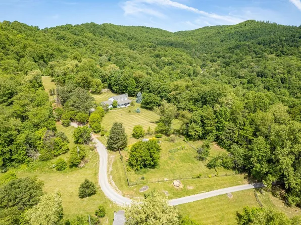 1309 Bordelon Dr, Thaxton, VA 24174