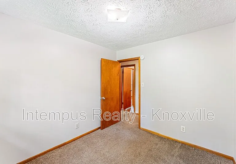8738 Gleason Dr — Photo 30