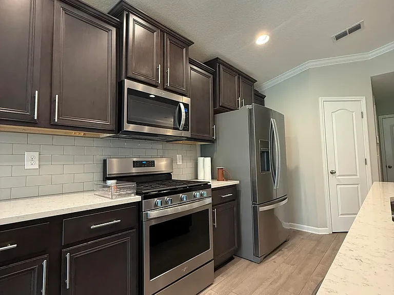 103 Granite City Ave — Photo 7