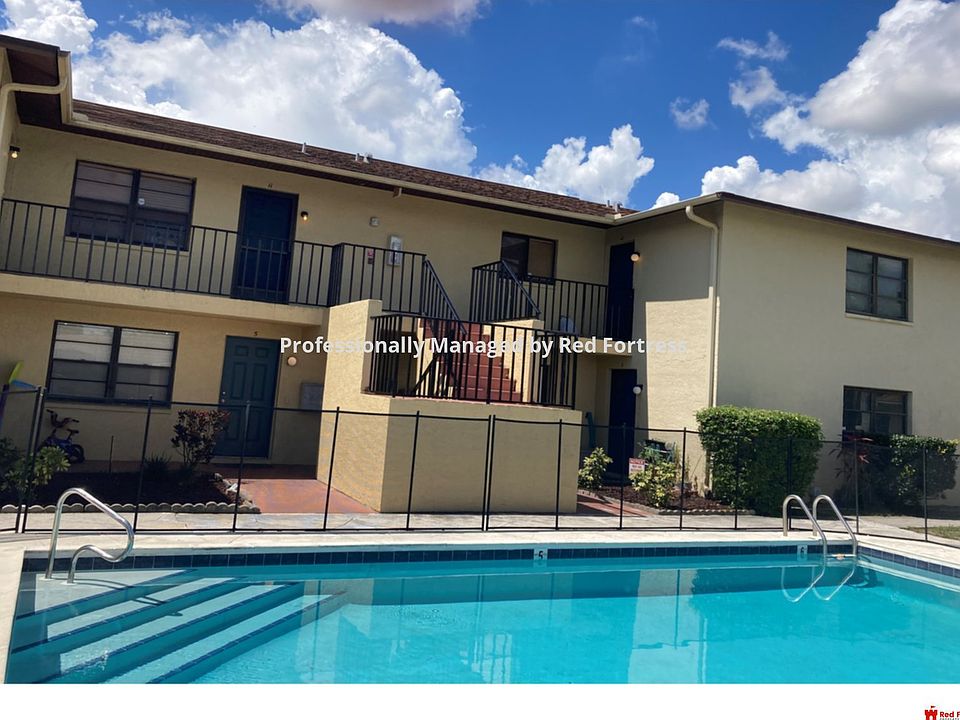 1st image of 1104 SE 8th St APT 9