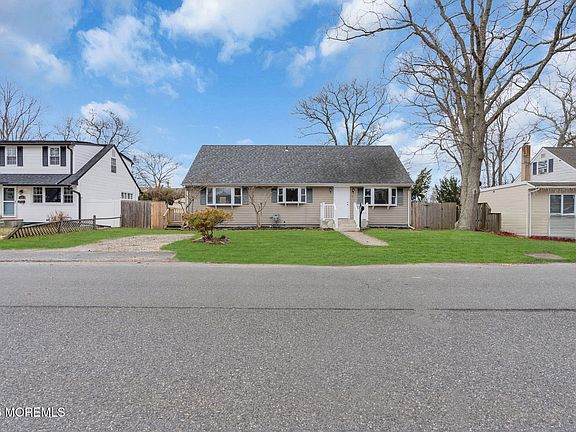 2nd image of 121 Harding Drive