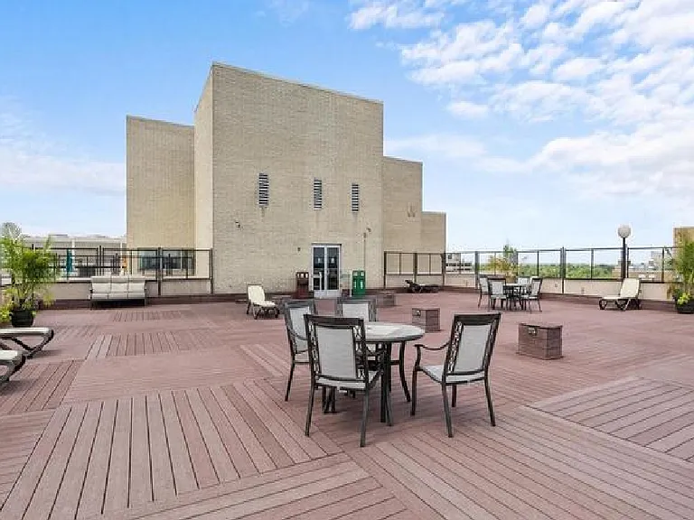 4515 Willard Ave #720S — Photo 22