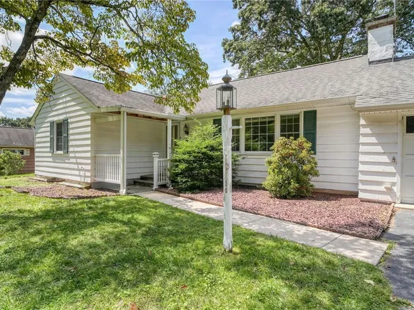 21 Woodside Drive, Warwick, NY 10990