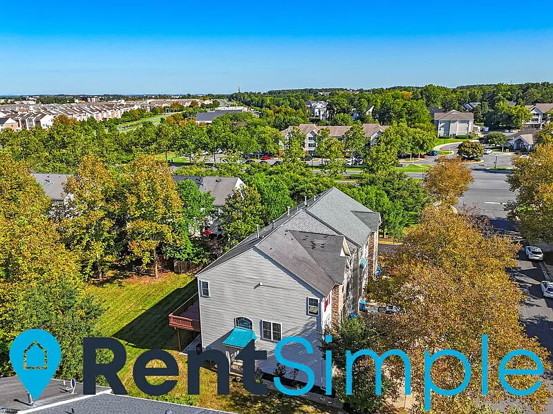 3 bed, 2.5 bath, 1940 sqft, $3,495 — Photo 4