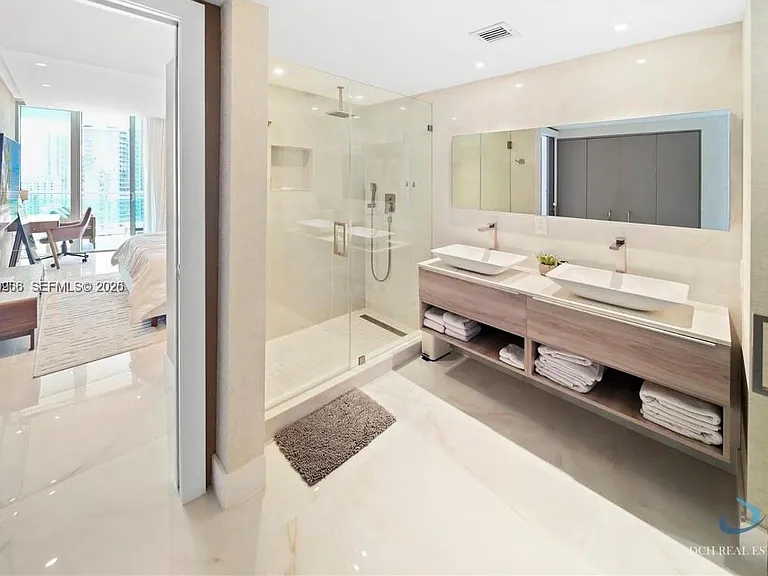 350 S Miami Ave #3902 — Photo 8
