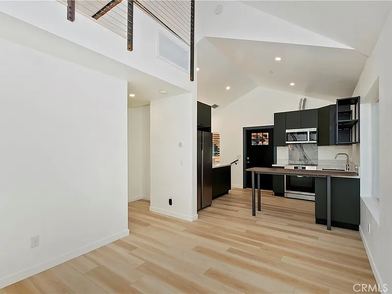 441 Oriole Dr #3 — Photo 4