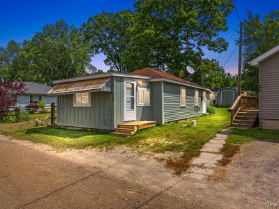 123 S Lake Dr, Columbiaville, MI, 48421