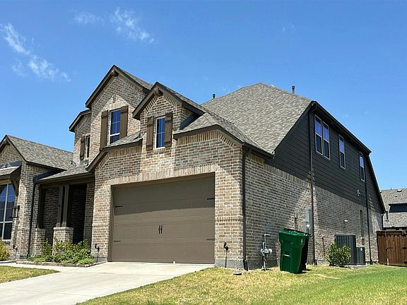 2nd image of 2309 Albion Way