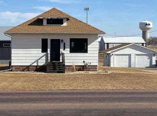 1612 S Rowley St, Mitchell, SD 57301