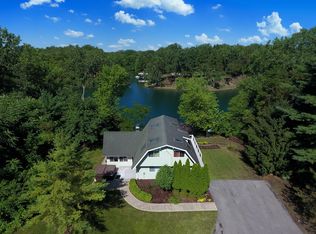 2135 N Lincoln Lake Dr, Coal City, IL 60416