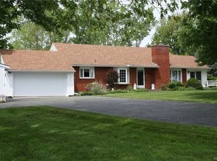 3660 Day Rd, Lockport, NY 14094
