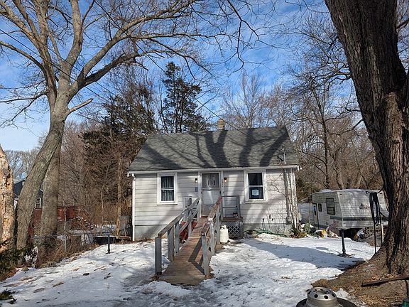 2nd image of 657 1/2 Greenville Ave