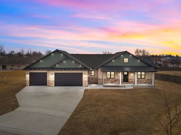 440 Kristy Lee Ct, Green Bay, WI 54311