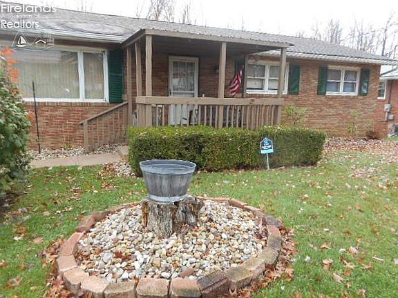 2nd image of 1526 Silver Ln