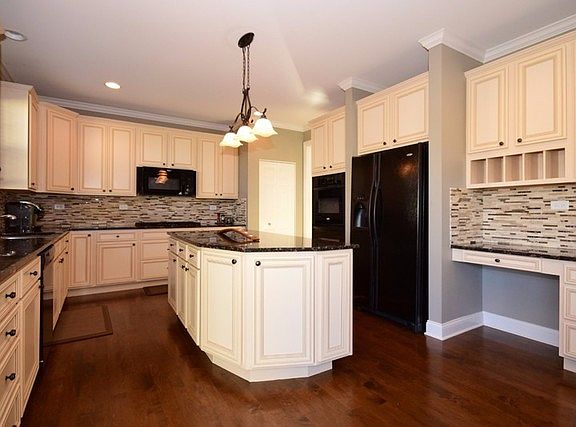 5th image of 445 Blue Heron Cir