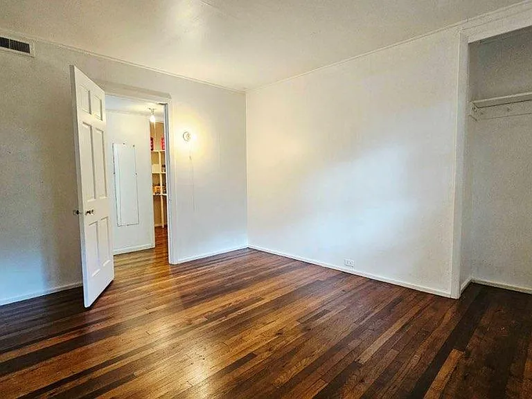 313 W Outer Dr — Photo 5