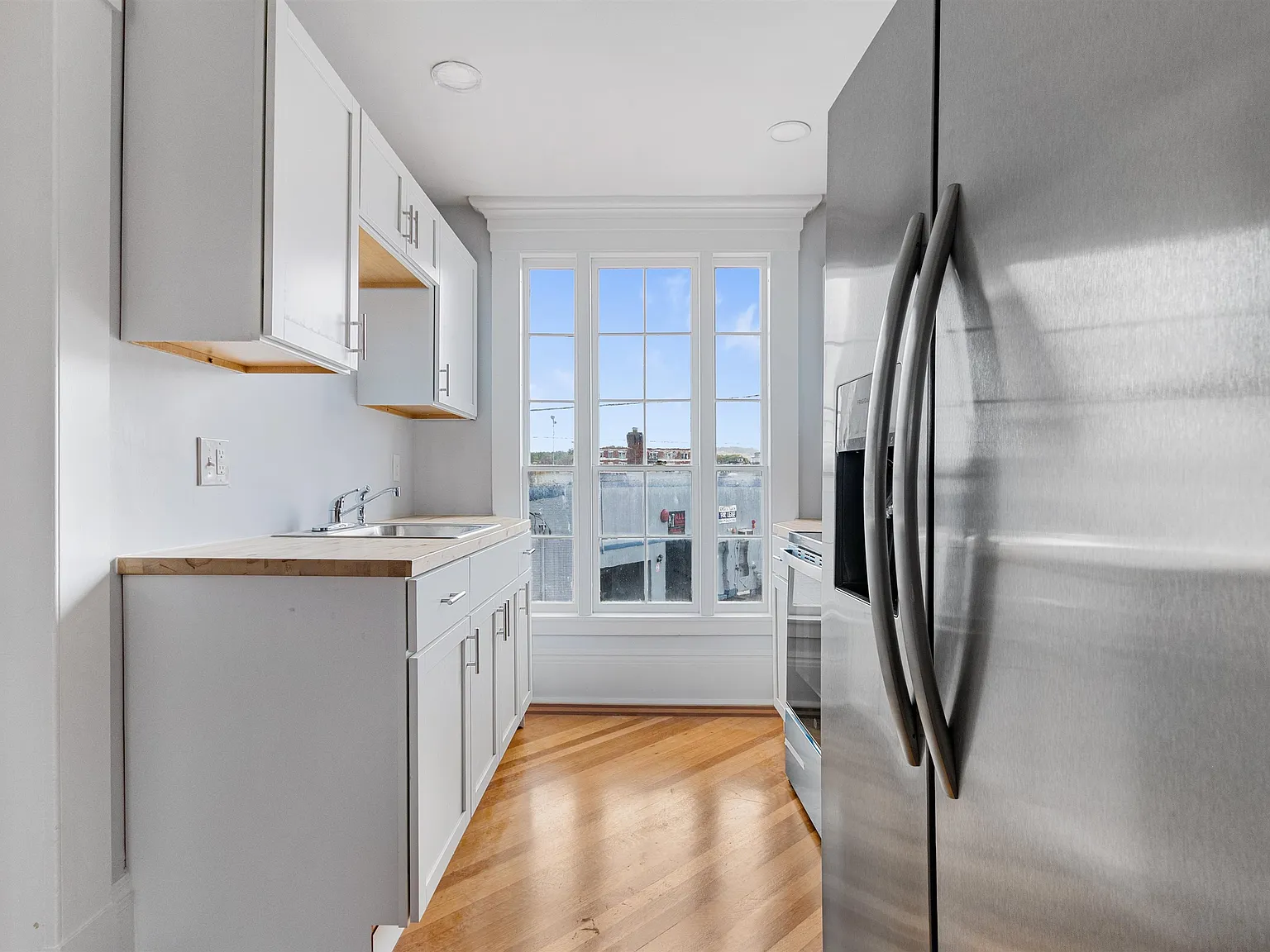 3 bed, 1100 sqft, $1,600 — Photo 4