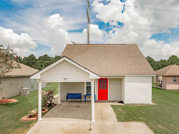 973 Meadow Glen Ave, Zachary, LA 70791