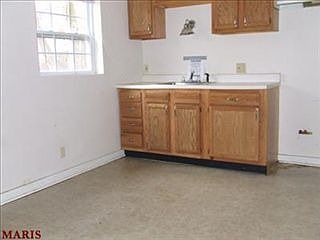 3rd image of 528 Graf Ave