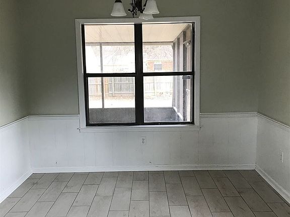 5th image of 7386 Doncaster Ln