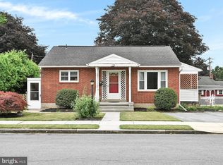 130 W Chestnut St, Cleona, PA 17042