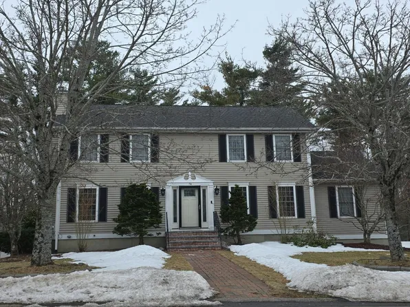 74 Rosecliff Ln, Manchester, NH 03109