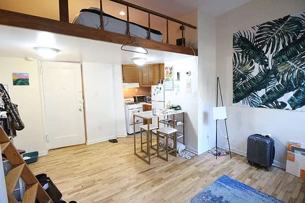 Rented by Luxor Homes & Investment Realty | media 9
