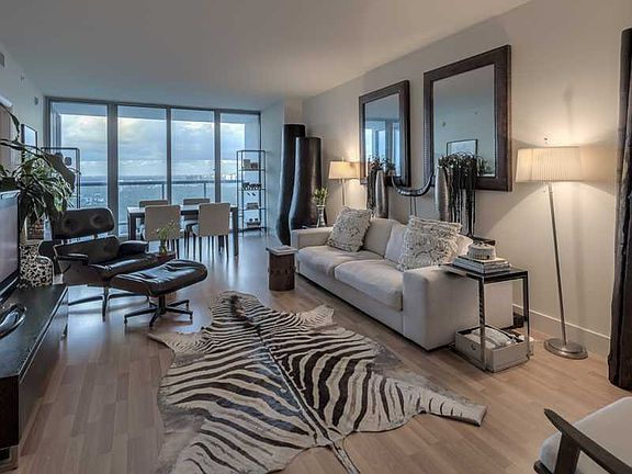 4th image of 601 NE 36th St APT 3204