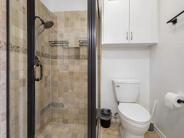 349 Fenwick Dr — Photo 17