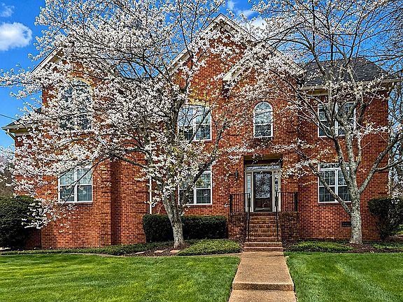 2nd image of 1570 Woodberry Ct