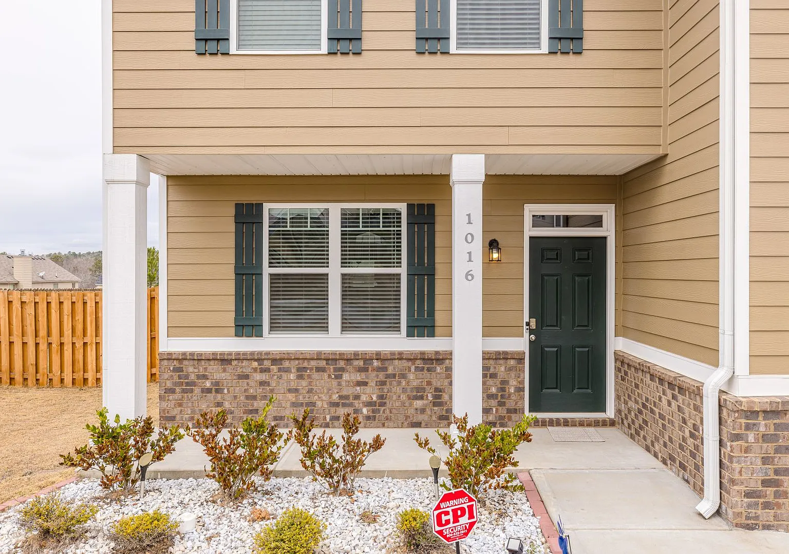 1016 Sherwood Ln — Photo 4