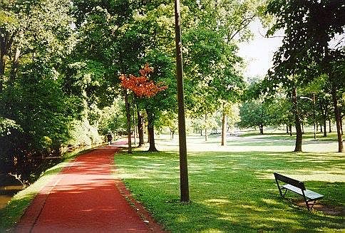 monument walking-trail