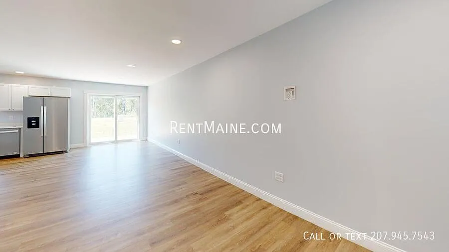 3 bed, 2.5 bath, 1320 sqft, $1,960 — Photo 4