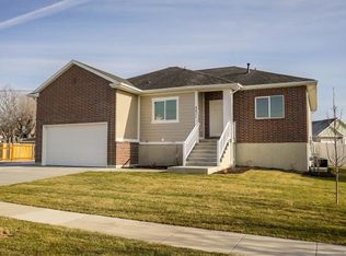 3211 S 1000 W, Syracuse, UT 84075