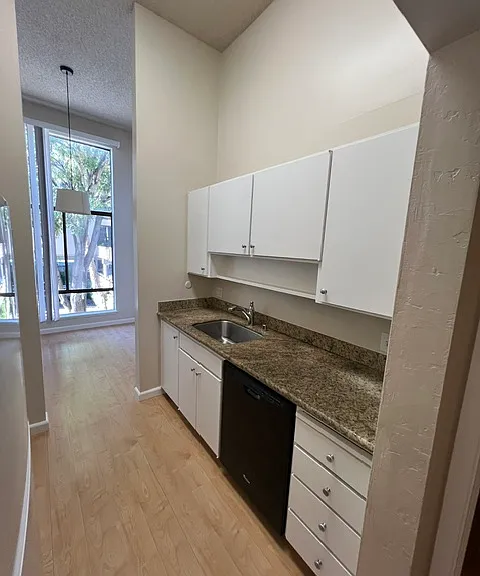 310 N Civic Dr — Photo 16