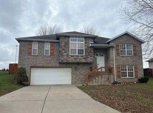 979 S Ballard Dr, Nixa, MO 65714