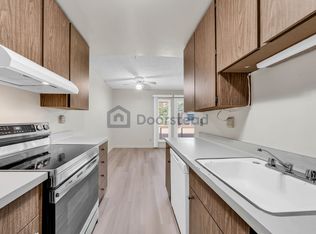 2466 W Bayshore Rd APT 6, Palo Alto, CA 94303