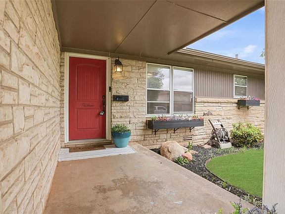 3rd image of 319 Cameron Dr