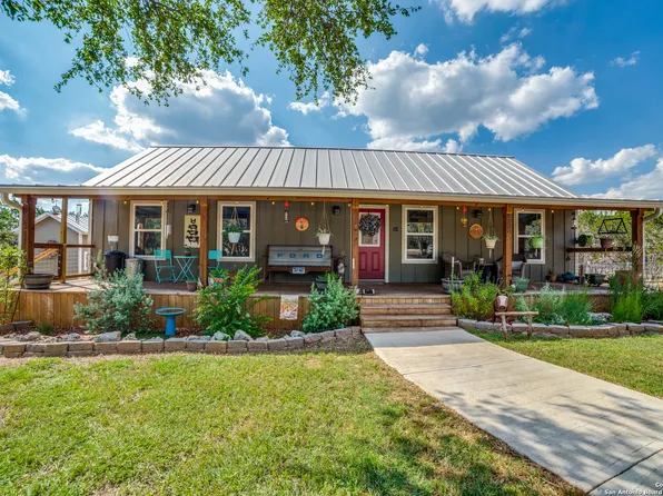 2200 8TH ST, Lakehills, TX 78063