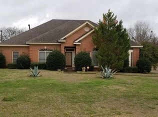 38 Fairlane Dr, Montgomery, AL 36106