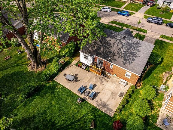 5th image of 1046 Fashion Ave