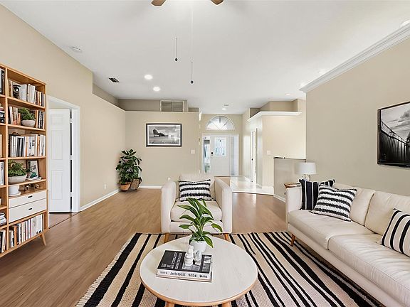 3rd image of 13297 Emerald View Court