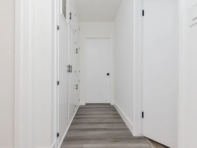 Pullman Lane Residences — Photo 8