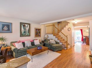 11 Sycamore Rd #11, Middlesex, NJ 08846